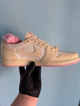 Jordan 1 Low x Travis Scott Shy Pink Deadstock