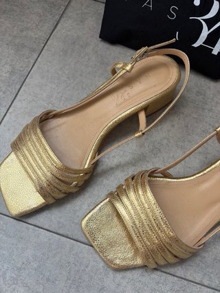 Sandalias doradas Mas34
