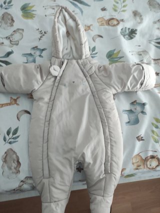 Buzo bebé 1-3 meses como nuevo