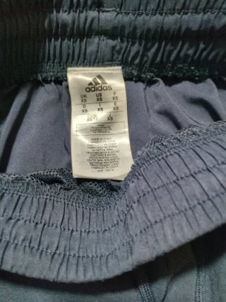 Lote de shorts Adidas ,2 jordan negros talla XS/S