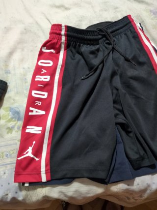 Lote de shorts Adidas ,2 jordan negros talla XS/S