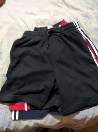 Lote de shorts Adidas ,2 jordan negros talla XS/S