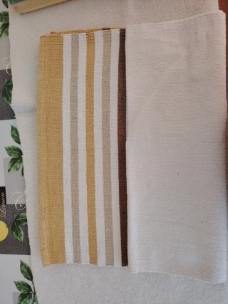 Alfombra de pie de cama rayas beige y marrón