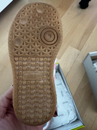 Zapatillas Adidas Niña Blancas y Rosas. Numero 24.