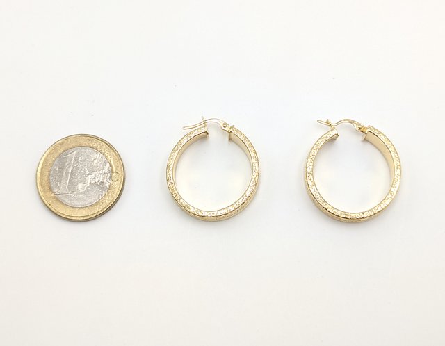 Par Aretes de oro de 18k, 3.56 g.