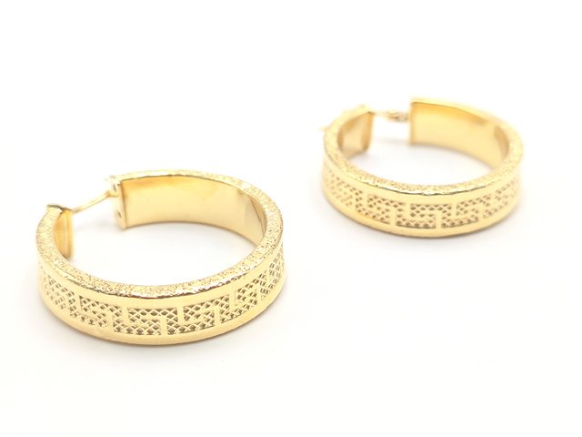Par Aretes de oro de 18k, 3.56 g.