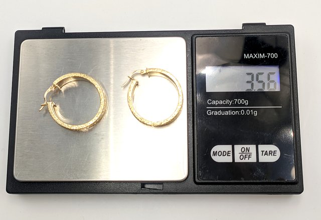 Par Aretes de oro de 18k, 3.56 g.