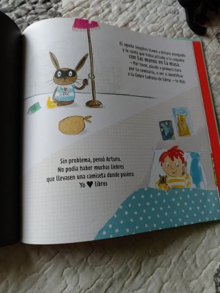 ¡Se Busca! Lili la Liebre, Ladrona de Libros