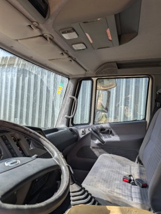 Camión Nissan Atleon 5.600 kg PMA ITV al día