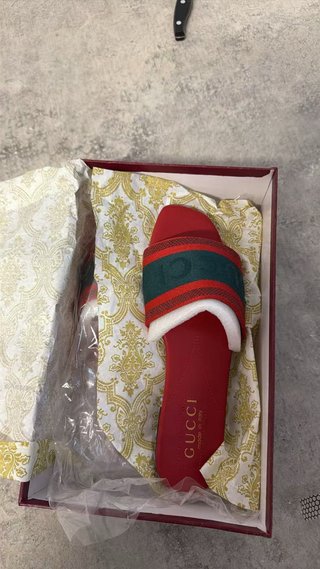 Chanclas Gucci Rojas y Verdes