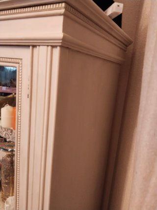 Mueble vitrina cristal y madera beige