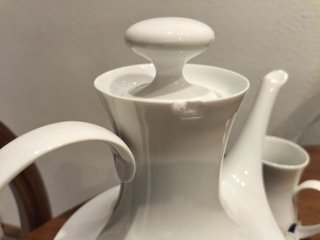 Juego de té blanco y azul