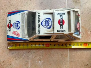 Lancia Delta S4 Escala 1/24 Martini Racing