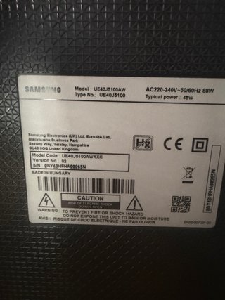 TV Samsung 40” UE40J5100AW