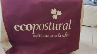 Camilla de masaje, portátil marca Ecopostural.