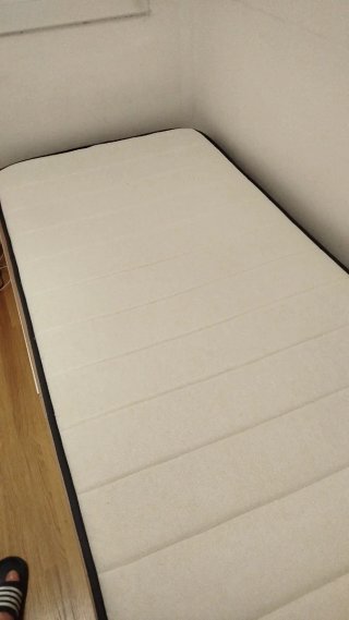Vendo cama completa (colchón, somier y cajones)