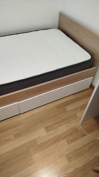 Vendo cama completa (colchón, somier y cajones)