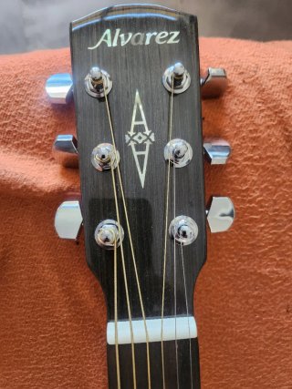 Guitarra Acústica Alvarez ADWS77CESHB