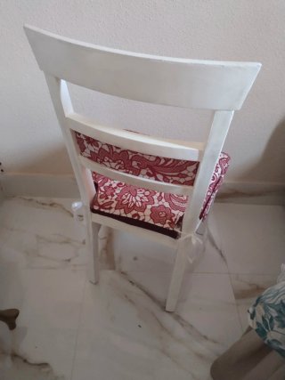 Sillas de comedor con tapizado floral