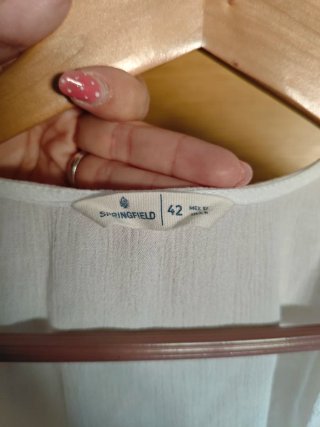 Blusa blanca manga corta con crochet