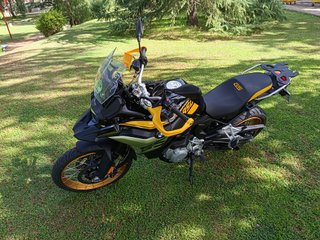 BMW F 850 GS 2021 Negra y Amarilla