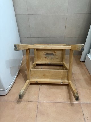 Escalera de madera con asa