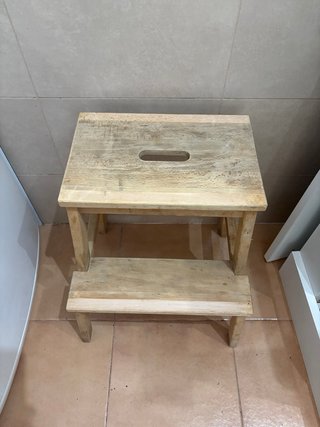 Escalera de madera con asa