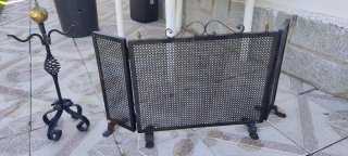 Protector chimenea metal con soporte para utensili