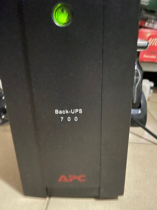 UPS APC Back-UPS 700 Batteria nuova