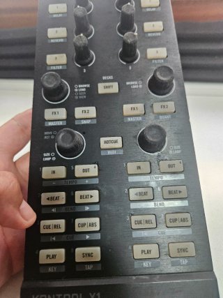 Controlador DJ Traktor X1 MK1