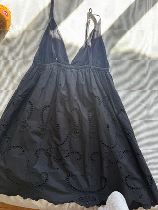 Vestido Zara negro corto bordado