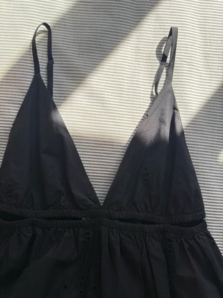 Vestido Zara negro corto bordado