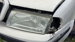 FARO IZQUIERDO Skoda Octavia Berlina (1U2)(2001->)