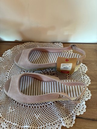Sandalias Preciosas Nuevas Talla 39