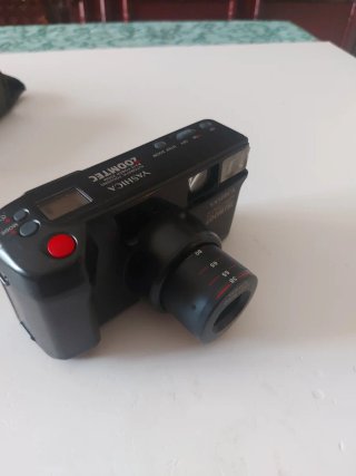 Yashica Zoomtec (no flash) + batteria nuova