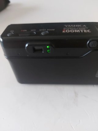 Yashica Zoomtec (no flash) + batteria nuova