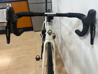 Megamo Pulse Elite Carbon Di2 Eléctronico