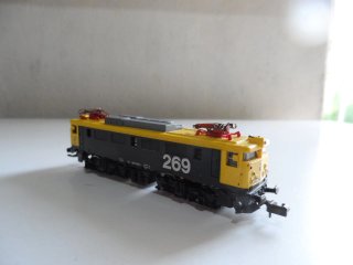LOCOMOTORA 269 RENFE REMOTORIZADA CON KATO ESCALA