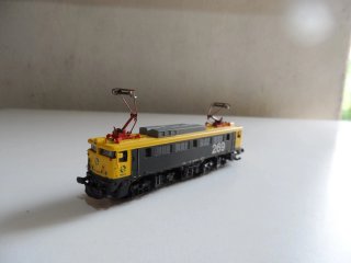 LOCOMOTORA 269 RENFE REMOTORIZADA CON KATO ESCALA