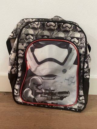 Muñecos Star Wars y Mochila
