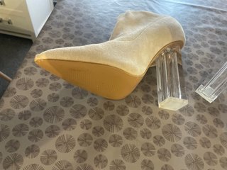 Botines Beige Tacón Transparente