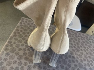 Botines Beige Tacón Transparente