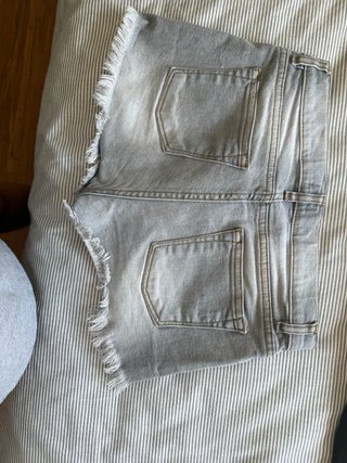 Pantalón corto Nicoli gris desflecado tiro bajo,m