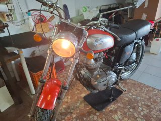 Ducati 350 Scrambler Roja/Plata