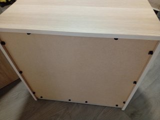 Cajonera de madera y blanco