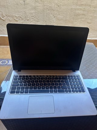 ASUS X540YA-DM075T Portátil