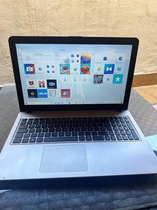 ASUS X540YA-DM075T Portátil