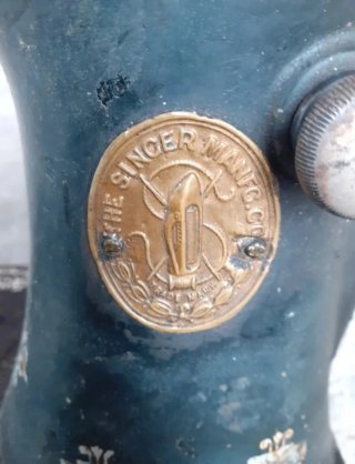 SINGER GOLD