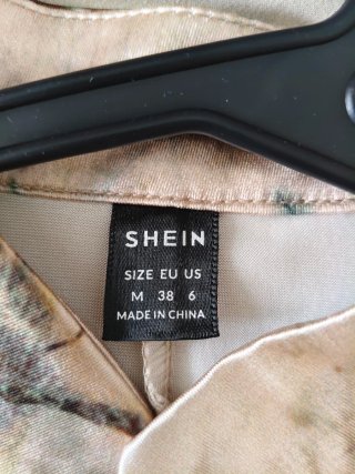Blusa SHEIN M Estilo Oriental Flores Libélulas