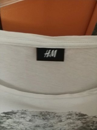 Camiseta H&M Calavera Flores